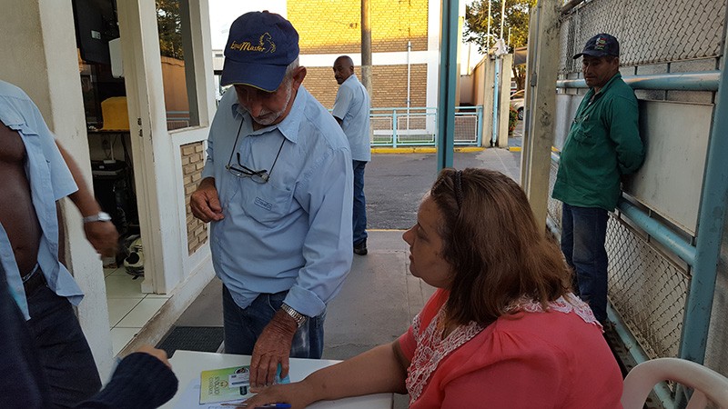 Entrega de Carteirinha e Revista