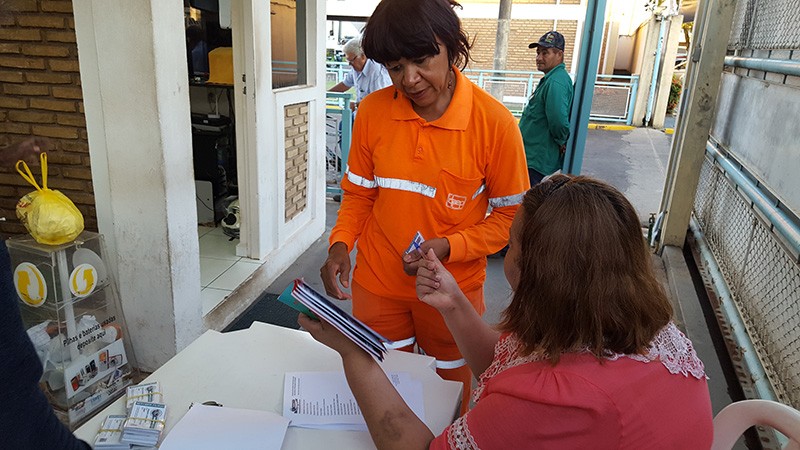 Entrega de Carteirinha e Revista