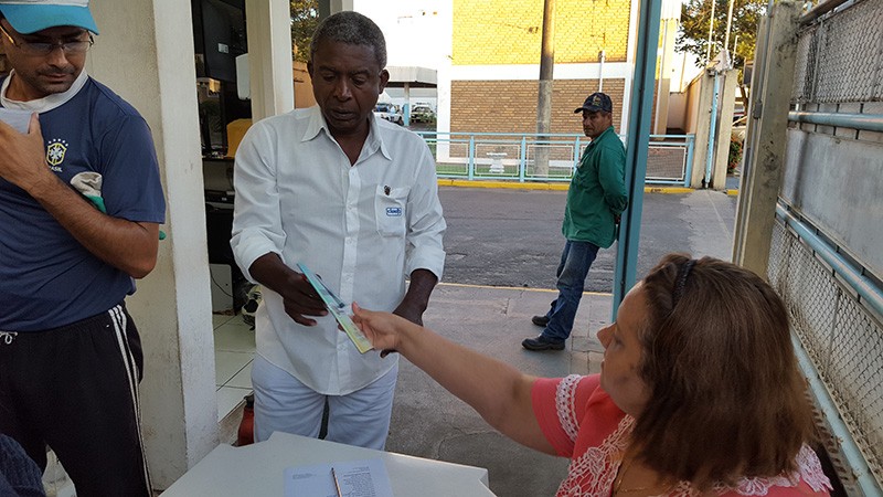 Entrega de Carteirinha e Revista