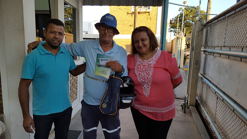 Entrega de Carteirinha e Revista